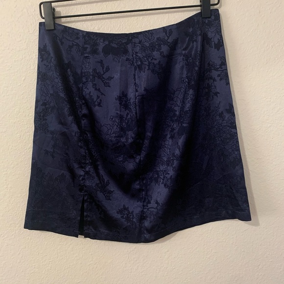 SHEIN Navy Floral Mini Skirt - Picture 1 of 2